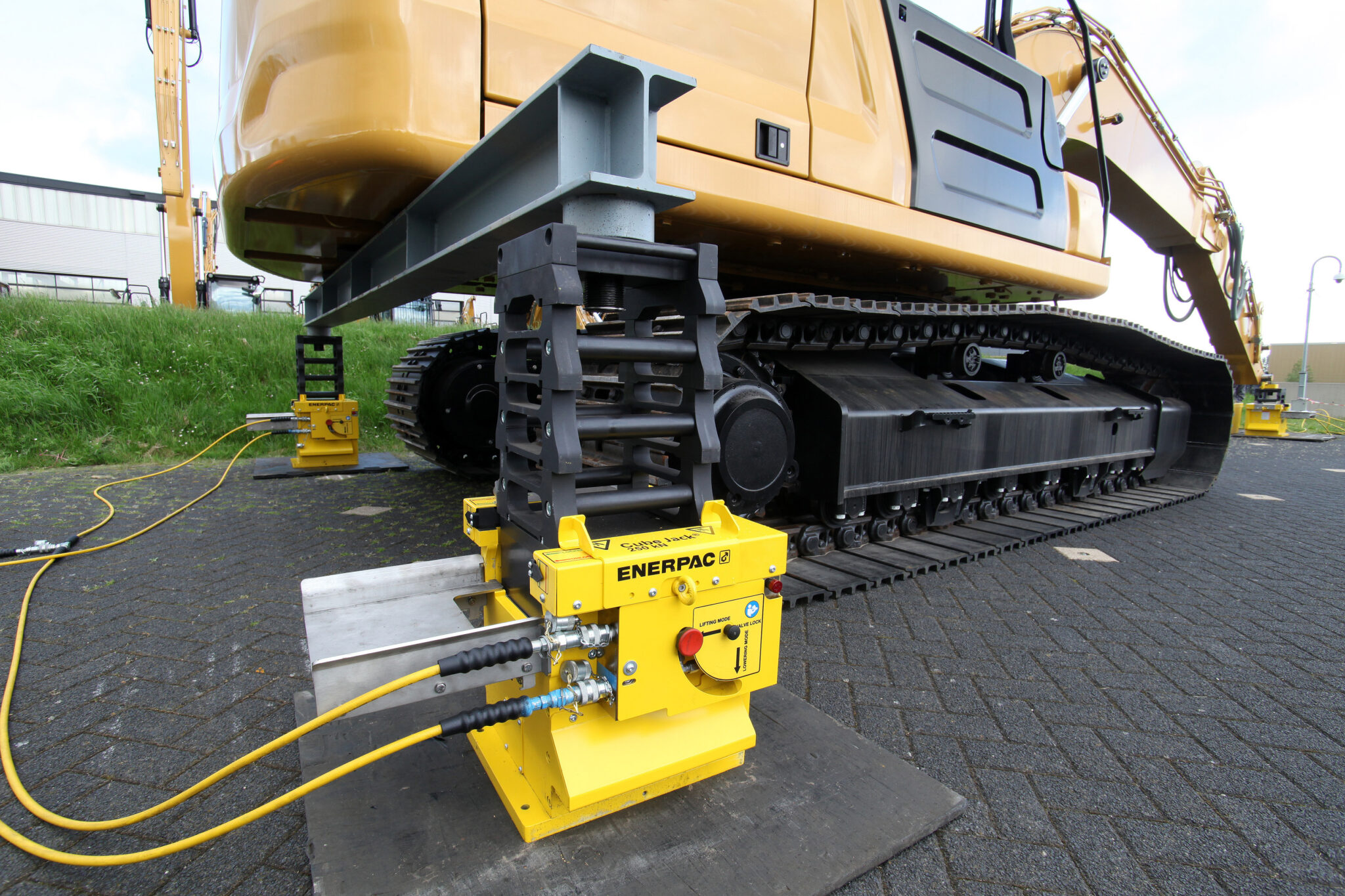 Enerpac Cube Jack lifting system - On-Site MagazineOn-Site Magazine